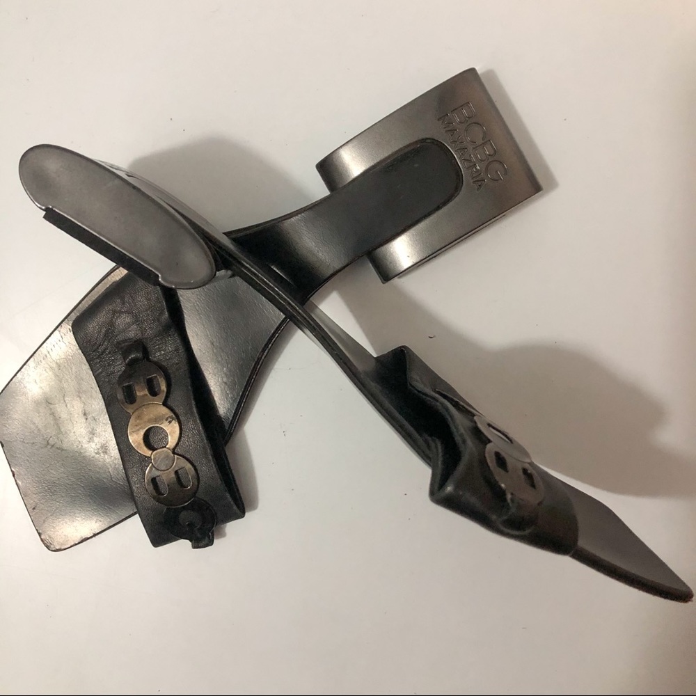 BCBG silver flat slip-on sandals statement piece - Picture 4 of 7